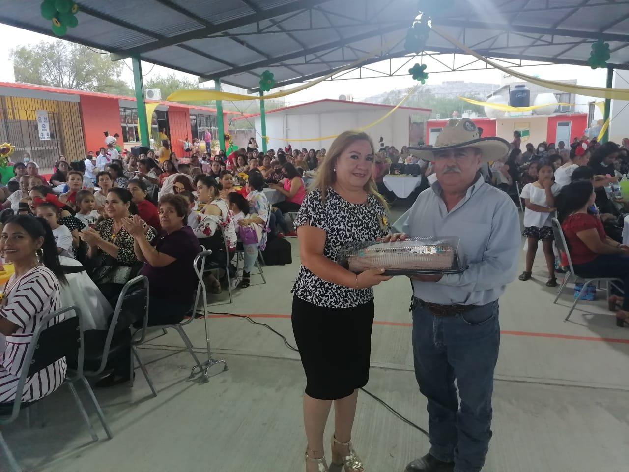 Gran festival realiza la Primaria Miguel Hidalgo Centro en honor a las madres