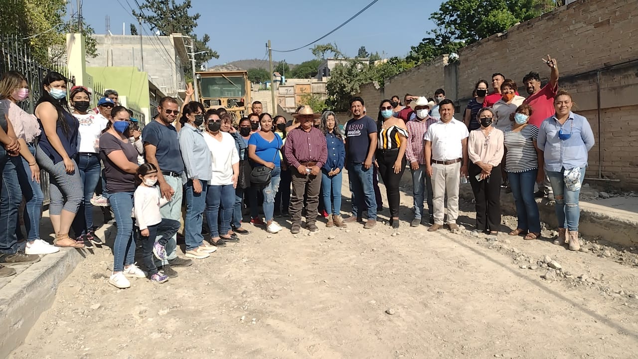 Inicia pavimentación de la calle Fray Juan Bautista de Mollinedo en Tula
