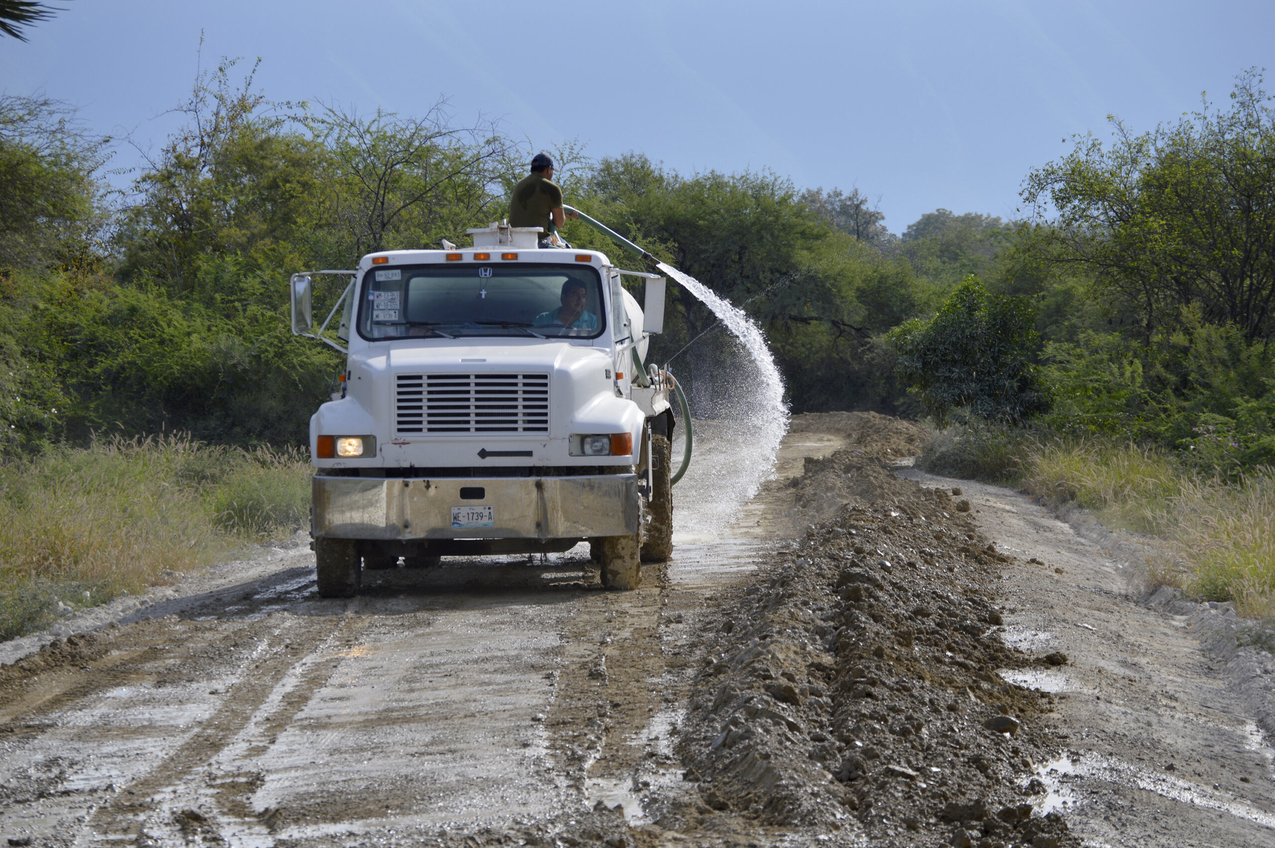 Concluye rehabilitación del camino 5 de Mayo – Alamito a la carretera