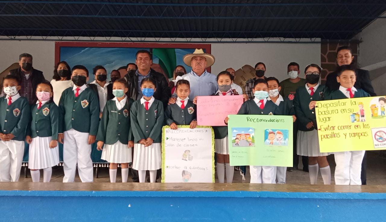 Participa Antonio Leija Villarreal en ceremonia de honores de la primaria «Benito Juárez»