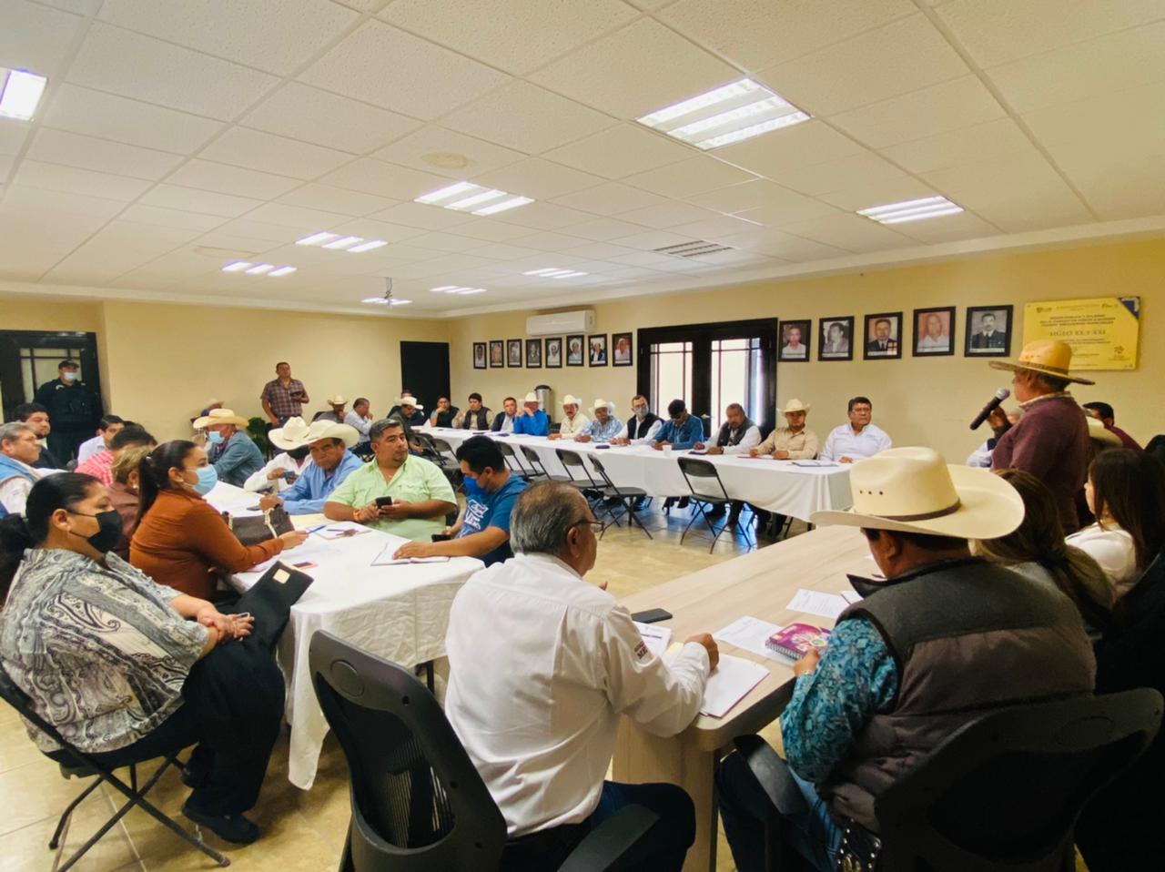Antonio Leija Villarreal encabeza reunión Distrital Rural